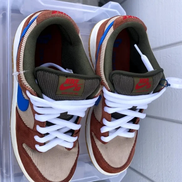 Nike SB Dunk Low Pro Corduroy - Size 8